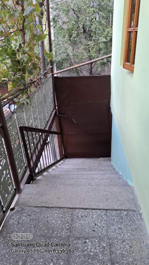 טביליסי Apartment With A Nice Terrace In Old City Center מראה חיצוני תמונה